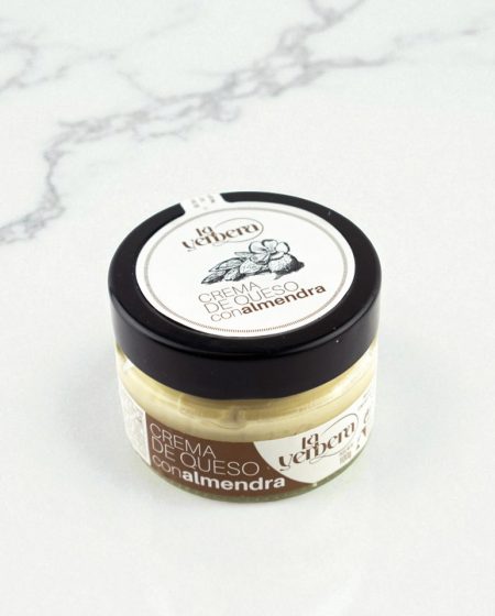 Crema de queso de cabra a la almendra